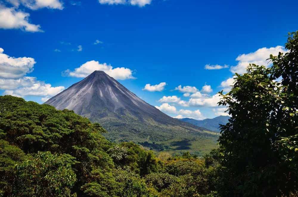Costa Rica Discovery in Full Board Small Group with English-Speaking Guide